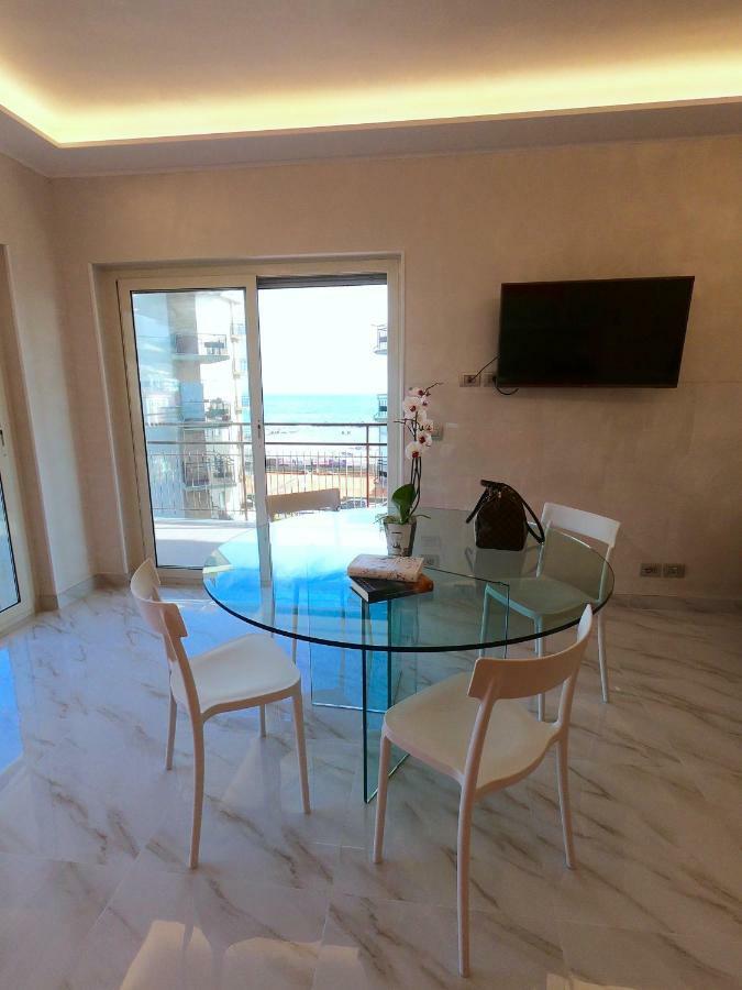 Olimpia Apartment Arma di Taggia Exterior photo